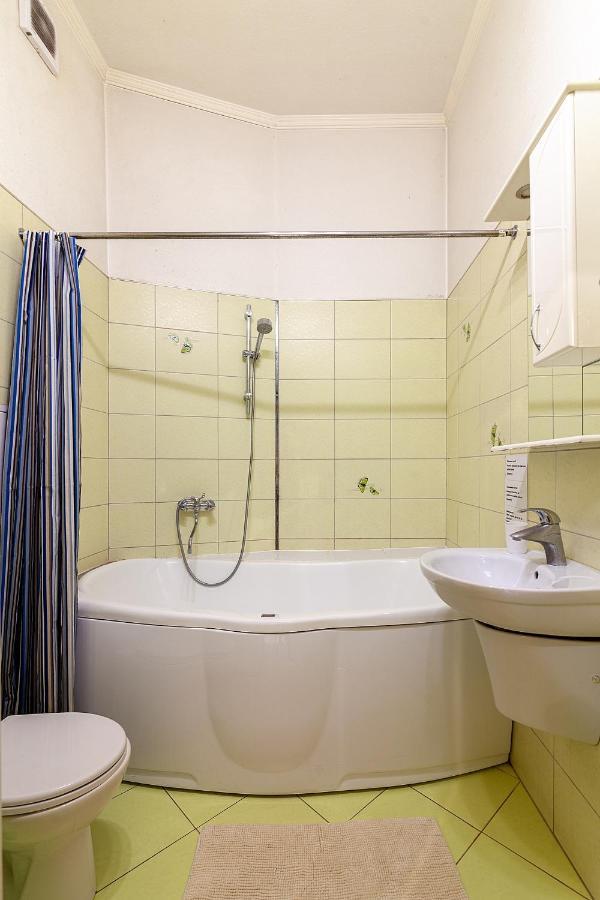 Bv Apartments Homey リヴィウ エクステリア 写真